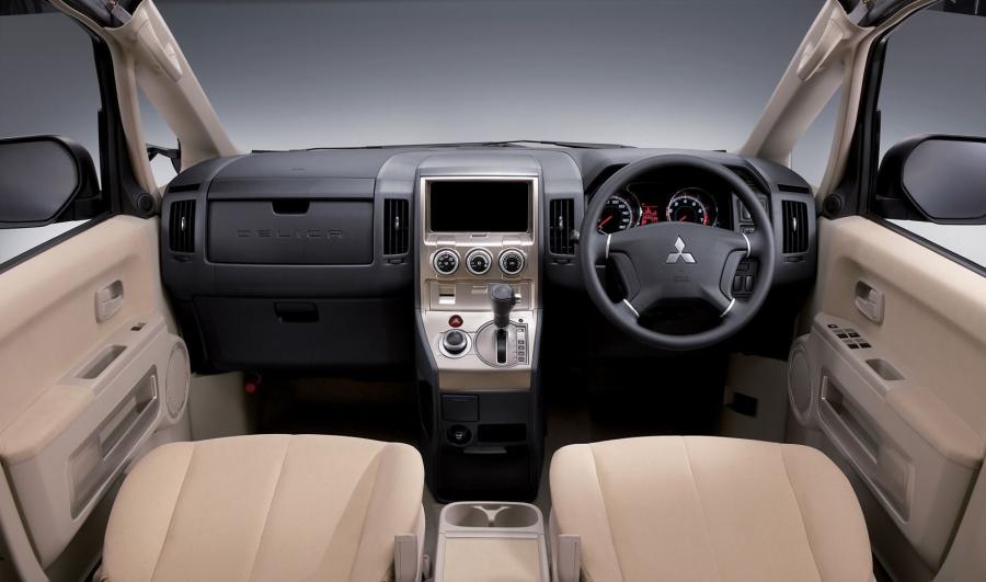  Mitsubishi Delica 2007 года  (фото 4 из 23)